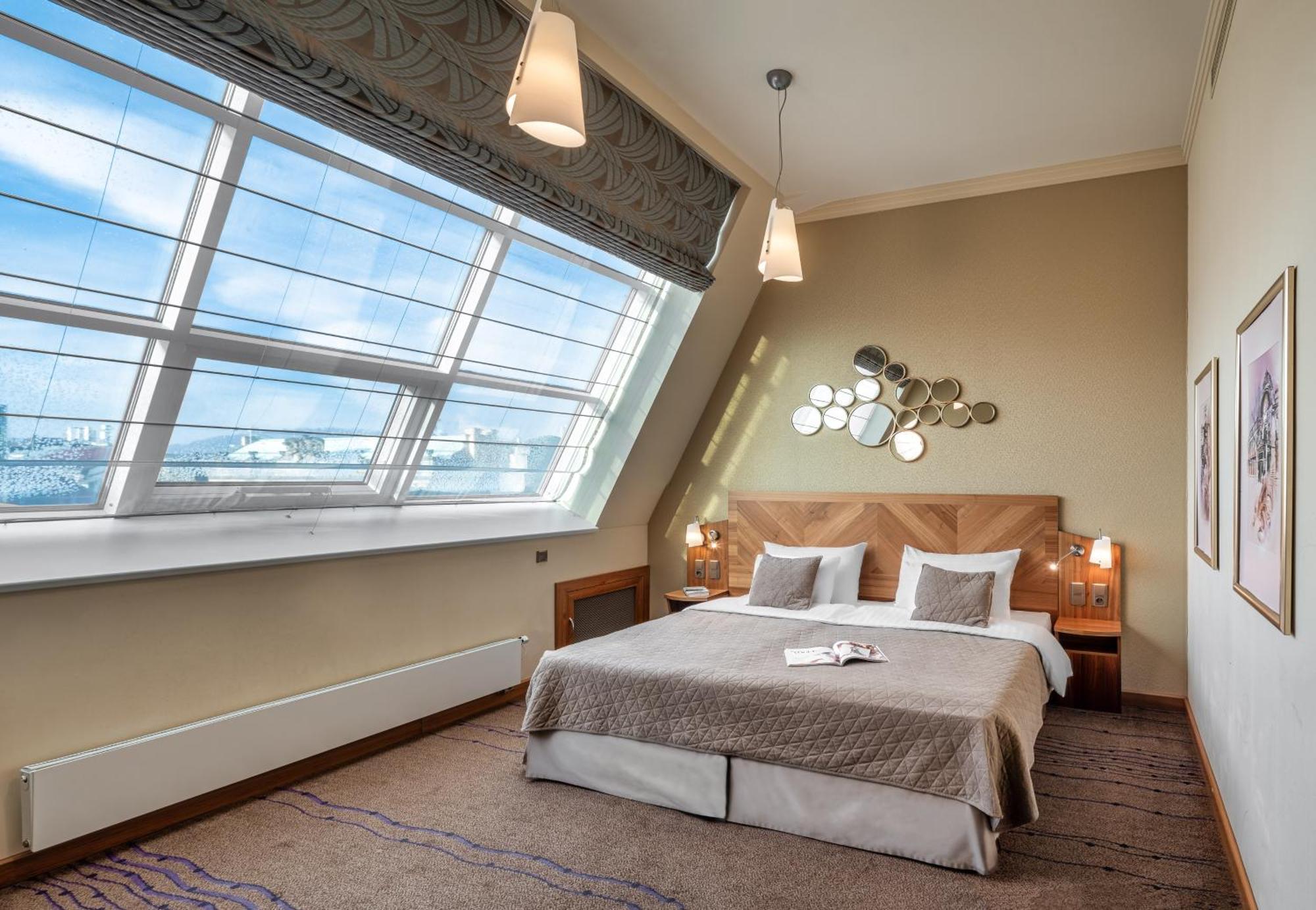 Crown Palace Apartments By Adrez Prague Ngoại thất bức ảnh