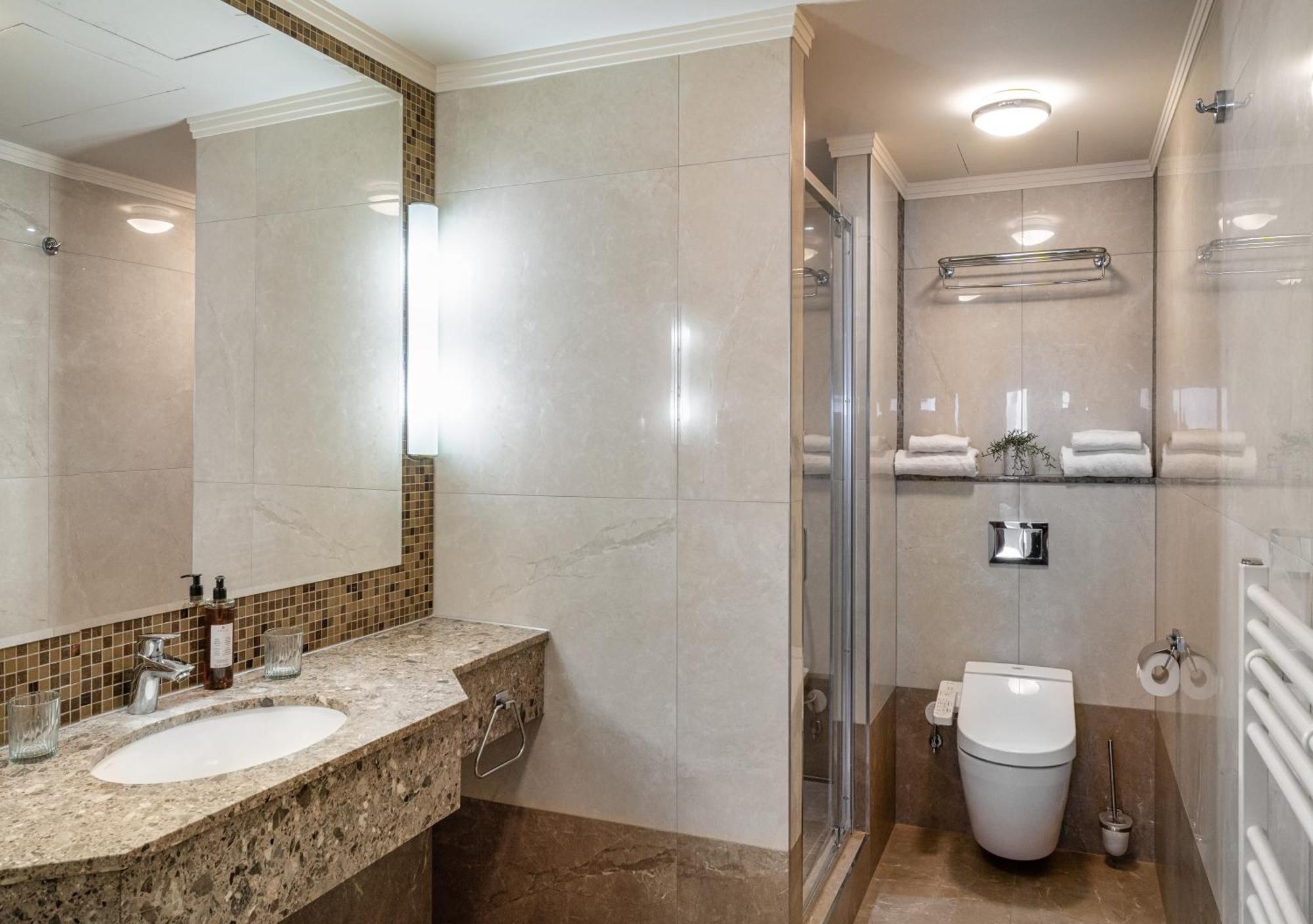Crown Palace Apartments By Adrez Prague Ngoại thất bức ảnh