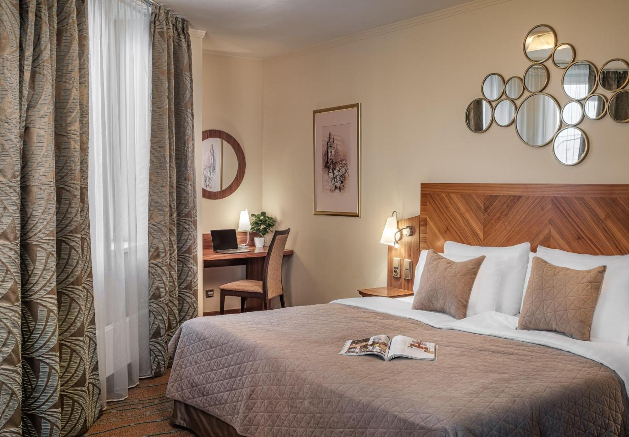 Crown Palace Apartments By Adrez Prague Ngoại thất bức ảnh