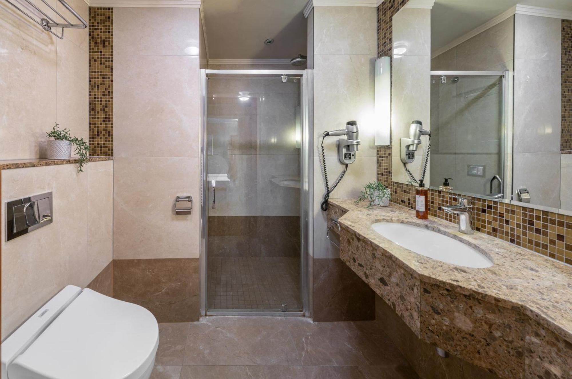 Crown Palace Apartments By Adrez Prague Ngoại thất bức ảnh