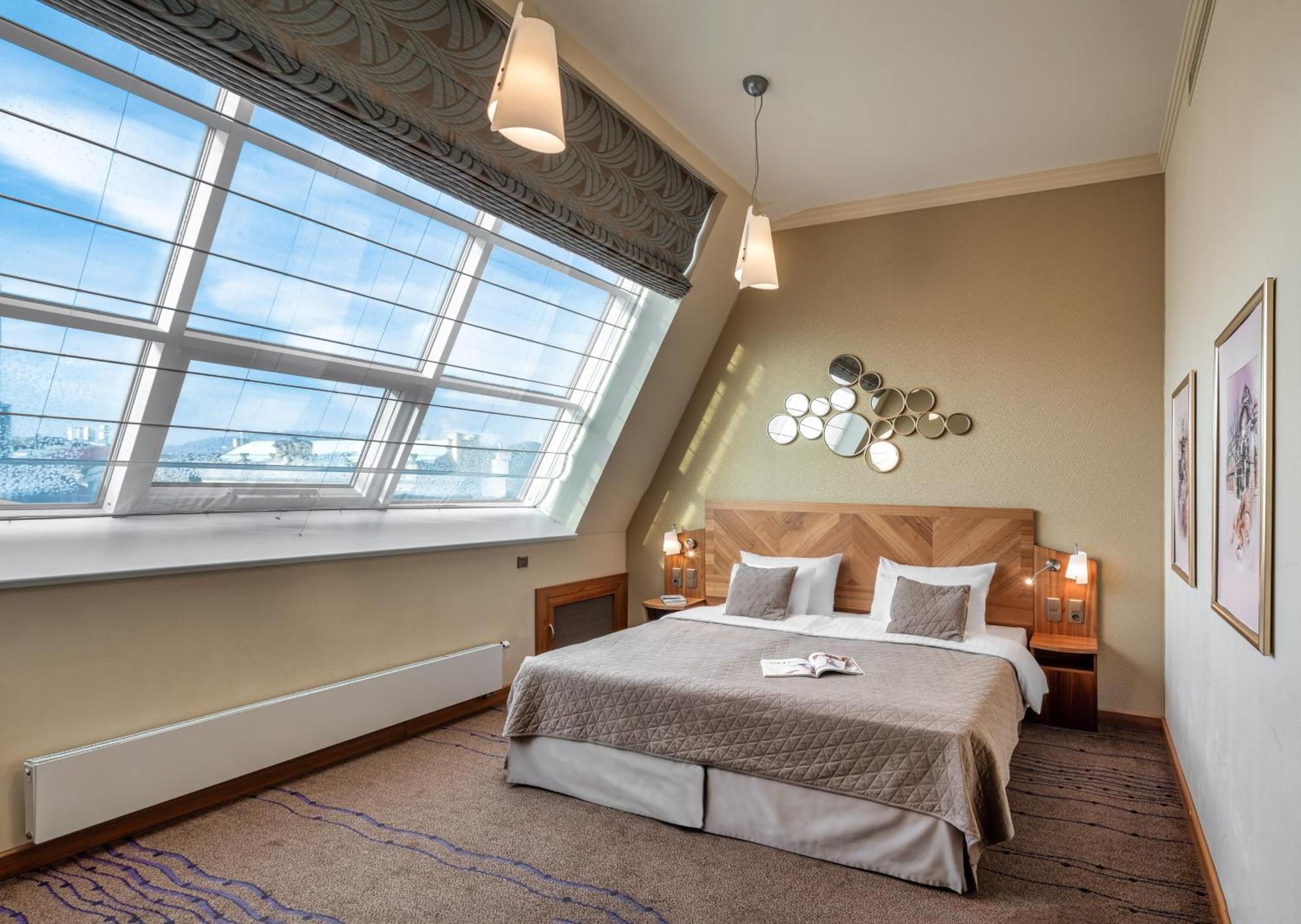 Crown Palace Apartments By Adrez Prague Ngoại thất bức ảnh